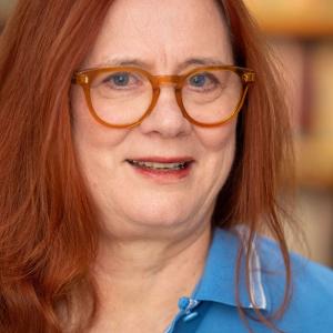 Porträt Iris Hanousek-Mader